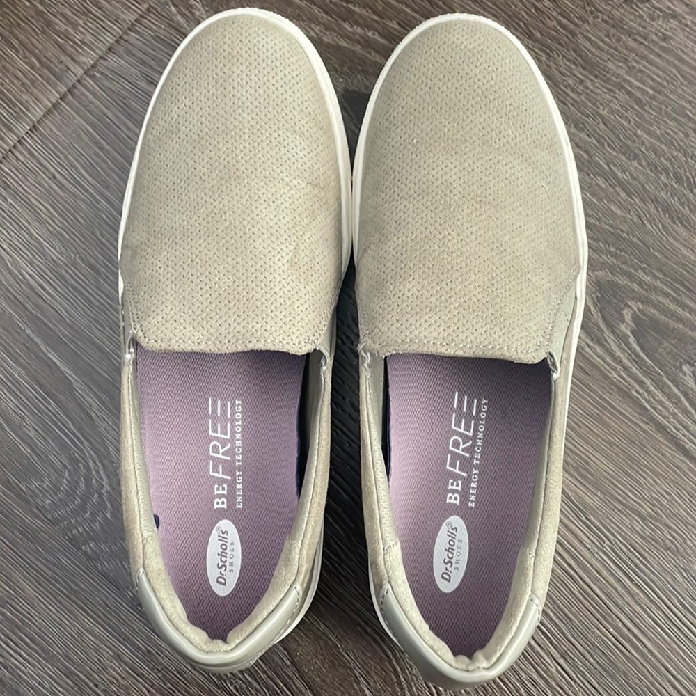 Dr. Scholl’s Nova Sage Green color